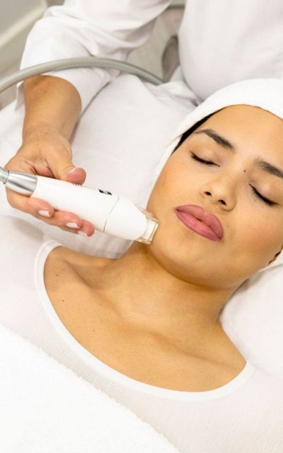 Tratamiento facial LPG en Aloha Day Spa para piel radiante y rejuvenecida.